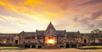 Thailand Buriram Khao Kradong Sunset in Lod Chong - ทัวร์ไทย บุรีรัมย์ เขากระโดง พระอาทิตย์ตกลอดช่อง 15 ประตู ณ ปราสาทหินพนมรุ้ง