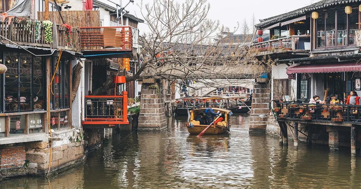  China shanghai Zhujiajiao Disney Land - ทัวร์จีน เซี่ยงไฮ้  ล่องเรือชมเมืองโบราณจูเจียเจี่ยวและดิสนีย์แลนด์ (ลงร้าน)
