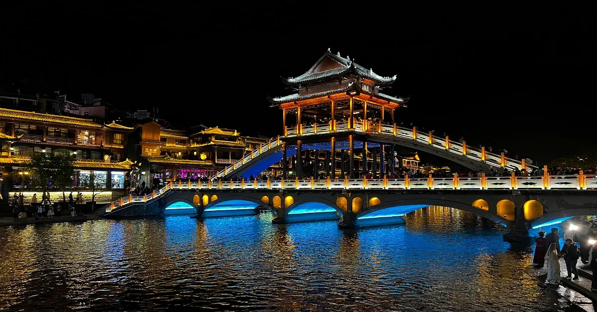 China Zhangjiajie Fenghuang Furong - ทัวร์จีน จางเจียเจี้ย เฟิ่งหฺวง ฝูหรง เที่ยวชมความสวยงามของ สองเมืองโบราณ สุดว้าว สุดอลังการภูเขาเจ็ดดาว (บินตรง + ลงร้าน)