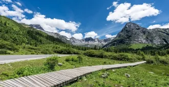 ทัวร์จีน เฉิงตู เที่ยวชม 3 อุทยาน จิ่วจ้ายโกว สี่ดรุณี ปี้เผิงโกว และน้ำพุไม้ไผ่ตึกSKP