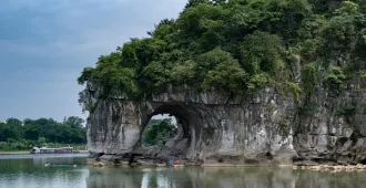 ทัวร์จีน หนานหนิง กุ้ยหลิน เขางวงช้าง เจดีย์เงินเจดีย์ทอง ล่องเรือแพแม่น้ำหลีเจียง