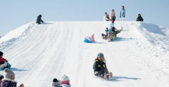 Japan Hokkaido Sapporo Snow - ทัวร์ญี่ปุ่น ฮอกไกโด ซัปโปโร สนุกกับกิจกรรมลานหิมะและหมู่บ้านน้ำแข็งแห่งทะเลสาบชิคาริเบ็ตสี