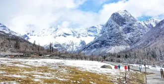 จีน เฉิงตู อุทยานภูเขาหิมะวาวู่ซาน พักหน้าอุทยานสี่ดรุณี (ลงร้าน)