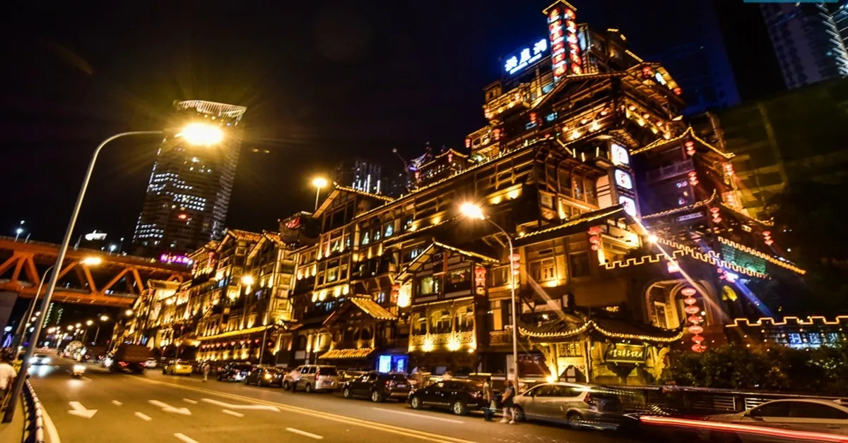 ทัวร์จีน มหานครฉงชิ่ง รถไฟฟ้าทะลุตึก หงหยาต้ง (ทัวร์ลงร้าน)