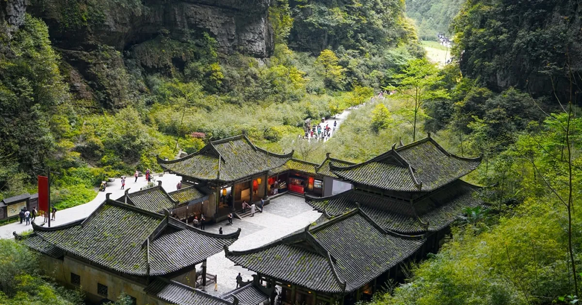 ทัวร์จีน ซุปตาร์...นครฉงชิ่ง ขุนเขาอู่หลง อุทยานหลุมฟ้า รถไฟฟ้าทะลุตึก หงหยาต้ง (ไม่ลงร้าน)