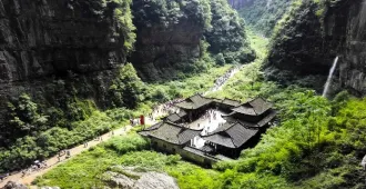 ทัวร์จีน มหัศจรรย์ เฉิงตู ฉงชิ่ง ต้าจู๋ อู่หลง อุทยานหลุมฟ้า สะพานสวรรค์ (บินตรงเชียงใหม่ + ไม่ลงร้าน)