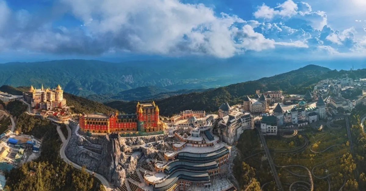 ทัวร์เวียดนามกลาง ดานัง ฮอยอัน บานาฮิลล์ นั่งกระเช้าไฟฟ้าขึ้นยอดเขาบานาฮิลล์ (ลงร้าน)