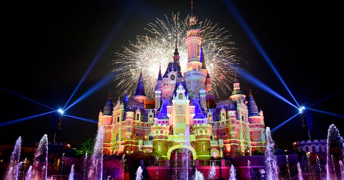 ทัวร์จีน ซุปตาร์ เซี่ยงไฮ้ สวนสนุกดิสนีย์แลนด์เต็มวัน หาดไว่ทาน ตึกพันต้นไม้ (ไม่ลงร้าน)