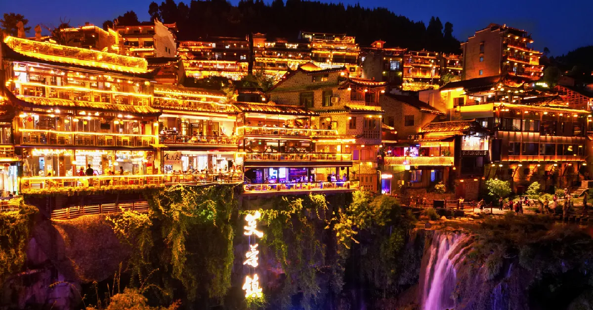 ทัวร์จีน  จางเจียเจี้ย ฟู่หรงเจิ้น เฟิ่งหวง เขาเทียนเหมินซาน ตึกมหัศจรรย์ 72 ชั้น (ไม่ลงร้าน)