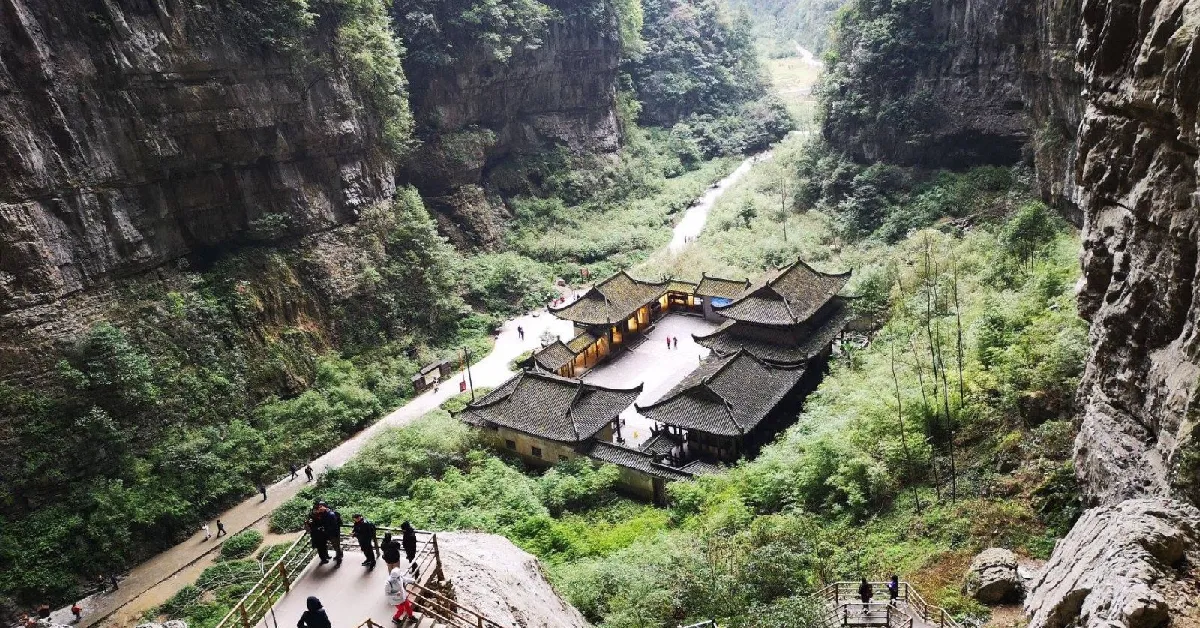 ทัวร์จีน ซุปตาร์ ฉงชิ่ง อู่หลง ต้าจู่ อุทยานแห่งชาติหลุมฟ้า 3 สะพานสวรรค์ (ไม่ลงร้าน)