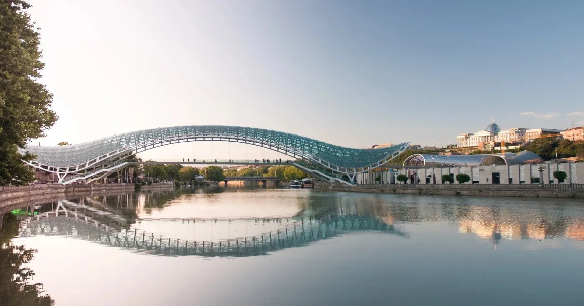 Georgia Tbilisi Kazbegi Gergeti Trinity Batumi Ali and Nino - ทัวร์จอร์เจีย ทบิลิซิ คาซเบกี้ โบสถ์เกอร์เกตี้ บาทูมิ อาลีและนีโน่