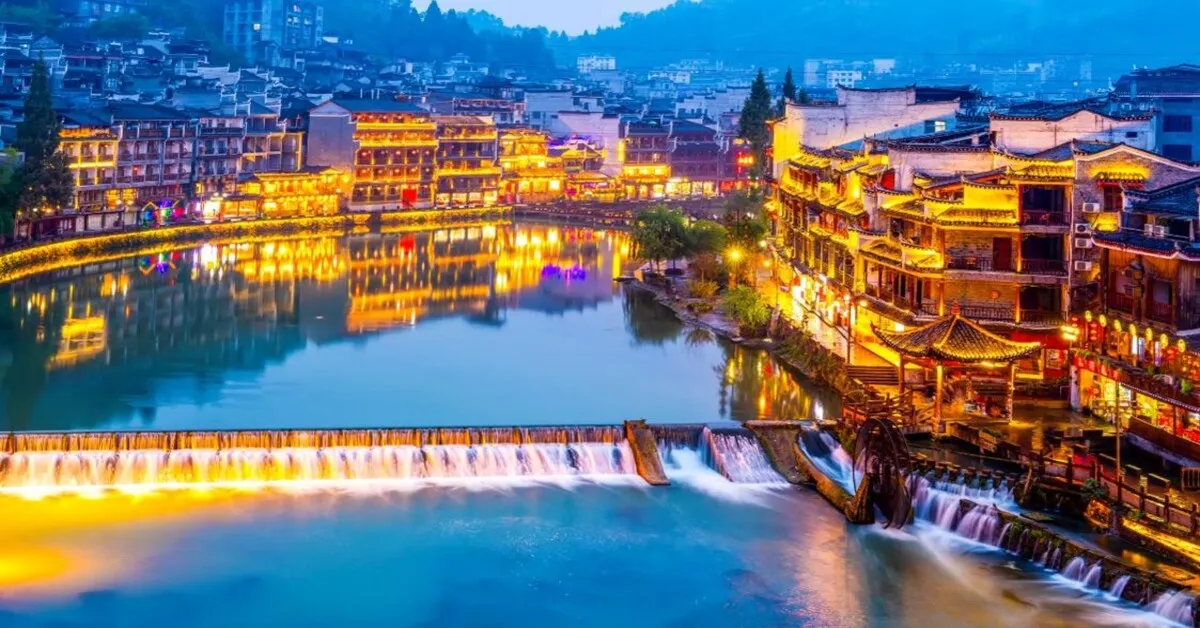 ทัวร์จีน ฉางซา จางเจียเจี้ย เมืองโบราณเฟิ่งหวง ล่องเรือแม่น้ำถัวเจียง (ไม่ลงร้าน)