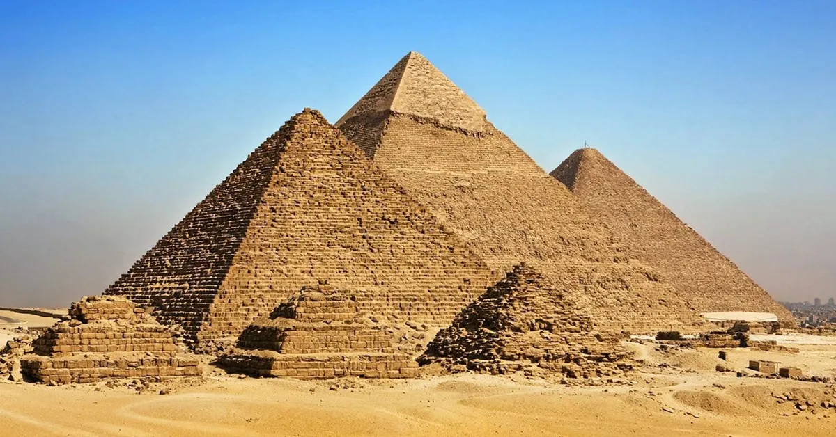 ทัวร์อียิปต์ ไคโร กีซ่า เมมฟิส อเล็กซานเดรีย ชมมหาพีระมิดสฟิงซ์แห่งกีซ่า ชมหลุมศพใต้ดินอเล็กซ์ซานเดรีย