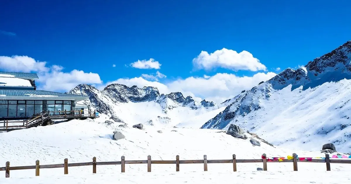 ทัวร์จีน มหัศจรรย์ เฉิงตู ต๋ากู่ปิงชวน ภูเขาสี่ดรุณี ปี้เผิงโกว (ไม่ลงร้าน)