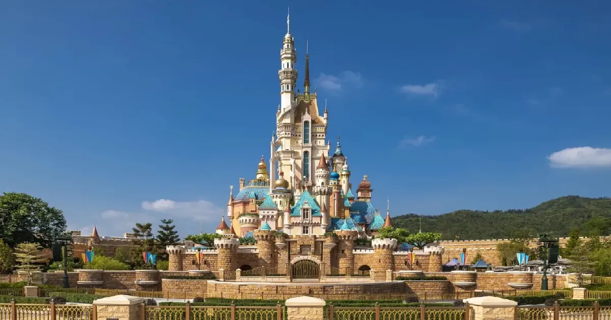 ทัวร์ฮ่องกง ดิสนีย์แลนด์ นั่งกระเช้านองปิง ไหว้พระใหญ่ เกาะลันเตา (ลงร้าน)