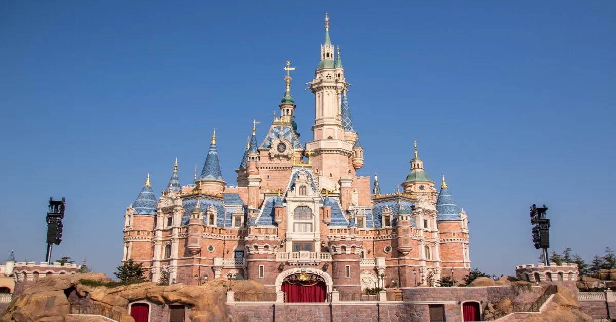 ทัวร์จีน เซี่ยงไฮ้ ดิสนีย์แลนด์ ตึกเรือ The Louis อาคารพันต้นไม้ (อิสระ 1 วัน + ไม่ลงร้าน)