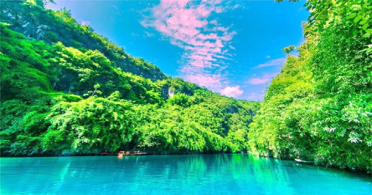 ทัวร์จีน ฉงชิ่ง เผิงซุ่ย เฉียนเจียง ล่องเรือแม่น้ำใต้ดินพู่ฮัว เมืองลับแลโจวสุ่ย (ไม่ลงร้าน)