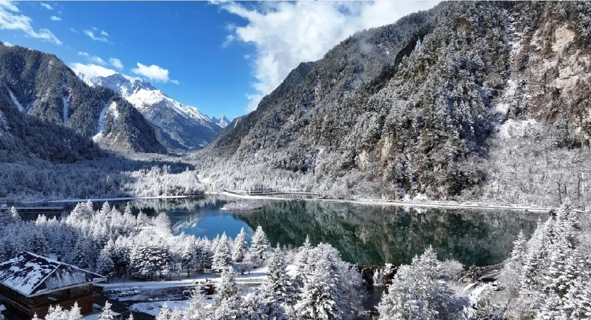 ทัวร์จีน เฉิงตู ตูเจียงเยี่ยน ภูเขาสี่ดรุณี  อุทยานปี้ผิงโกว (ลงร้าน)