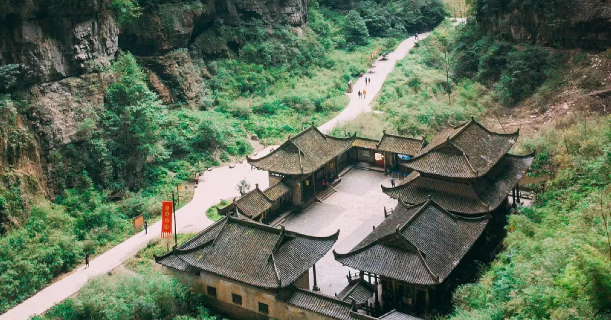 ทัวร์จีน ซุปตาร์ ฉงชิ่ง อู่หลง อุทยานหลุมบ่อฟ้า(อิสระ 1 วัน+ไม่ลงร้าน)