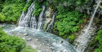 ทัวร์ญี่ปุ่น ฮอกไกโด น้ำตกชิราฮิเกะ สระอะโออิเคะ สวนชิคิไซโนะโอกะ ฟาร์มโทมิตะ