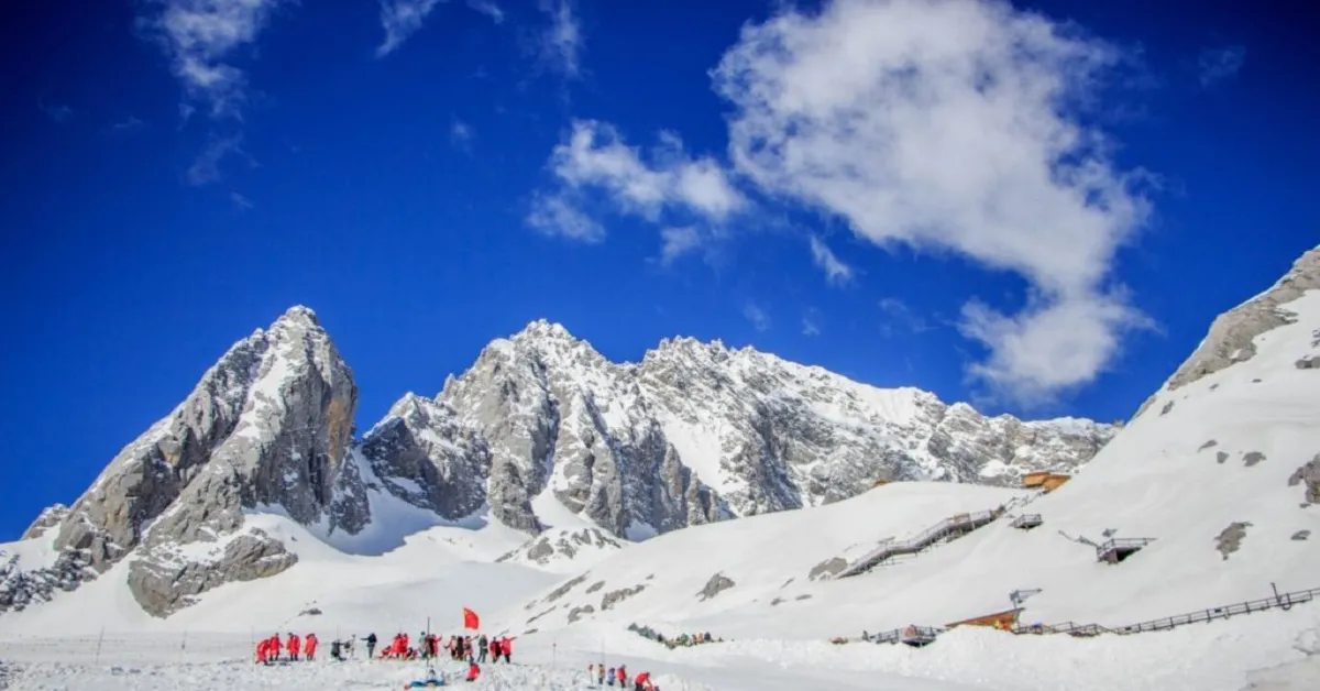 ทัวร์จีน คุนหมิง ต้าลี่ ลี่เจียง แชงกรีล่า ภูเขาหิมะมังกรหยก ชมเทศกาลดอกศรีตรัง (ไม่ลงร้าน)