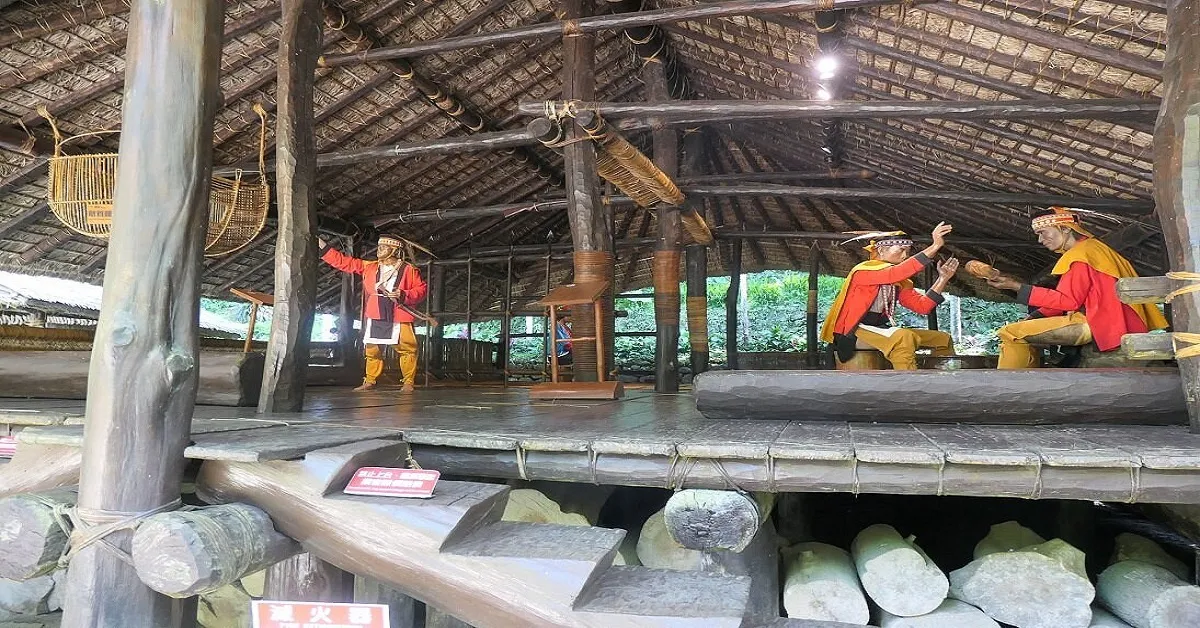 ทัวร์ไต้หวัน สงกรานต์ ไทเป จิ่วเฟิ่น หมู่บ้านเก้าชนเผ่า (ลงร้าน)