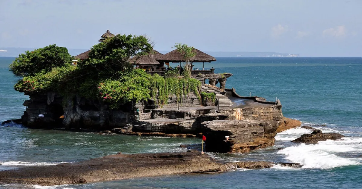 ทัวร์อินโดนีเซีย บาหลี วิหารทานาห์ลอต นาข้าวขั้นบันได 