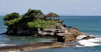 ทัวร์อินโดนีเซีย บาหลี วิหารทานาห์ลอต นาข้าวขั้นบันได 