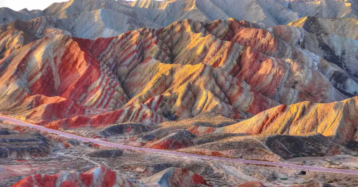 ทัวร์จีน ลั่วหยาง อูรูมูฉี เส้นทางสายไหม ภูเขาสายรุ้งจางเย่ (ไม่ลงร้าน)