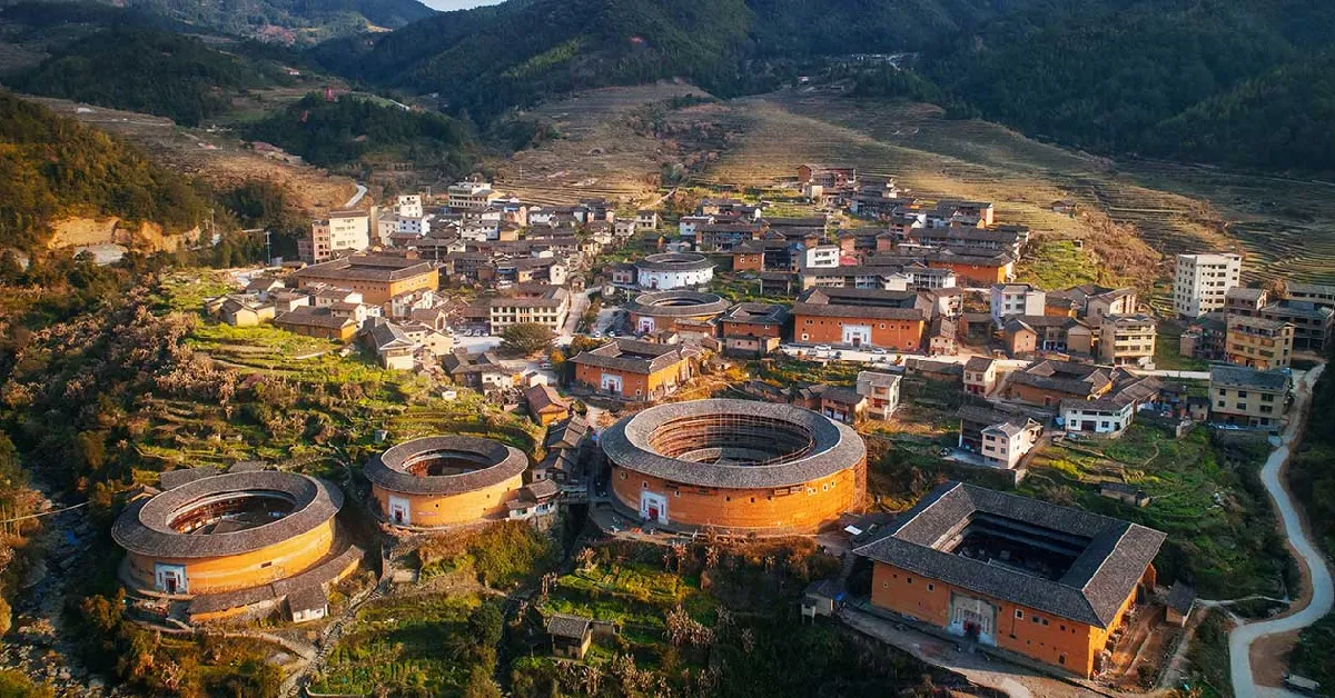 ทัวร์จีน ซัวเถา แต้จิ๋ว มรดกโลกบ้านดินถู่โหลวเถียนโหลวเคิง (ไม่ลงร้าน)