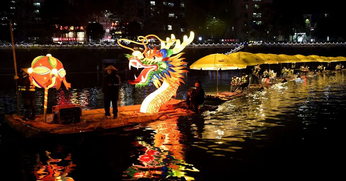 ทัวร์จีน ฉางซา เอินซือ เฟิ่งหวง ป่าหินพันปีกับสองนครโบราณ (ไม่ลงร้าน)