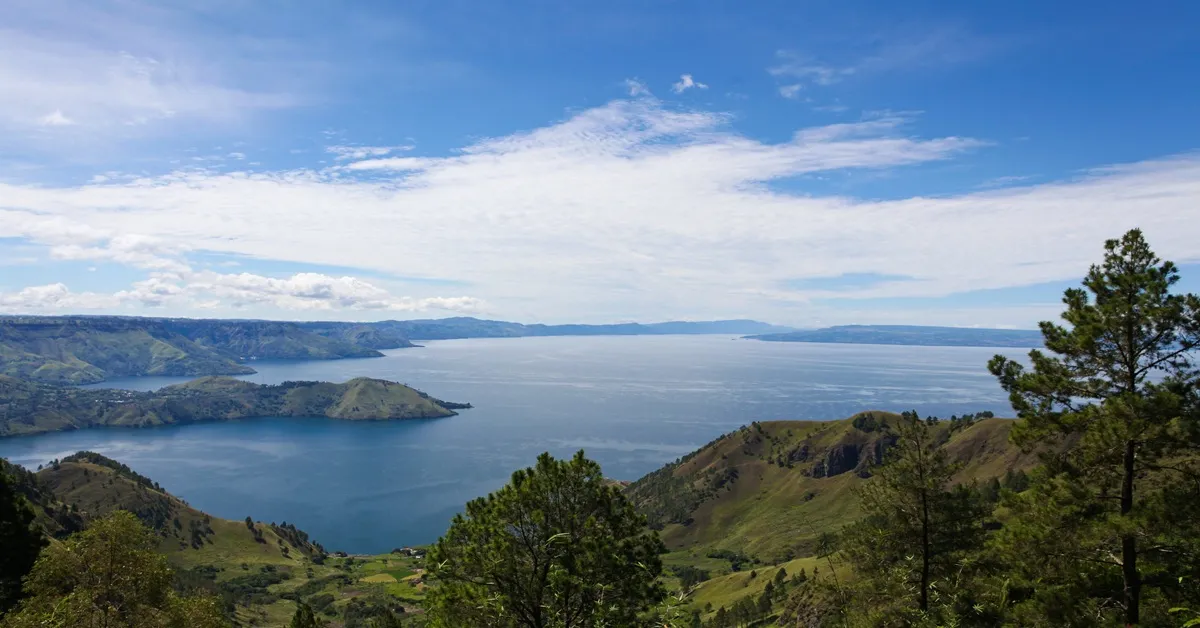 ทัวร์อินโดนีเซีย เมดาน โตบา ปาราปัต เกาะซาโมซีร์  ชมทะเลสาบโตบา พระราชวังไมมูน