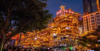 ทัวร์จีน ฉงชิ่ง อู่หลง อุทยานหลุมฟ้า 3 สะพานสวรรค์ รถไฟทะลุตึก หงหยาต้ง (ไม่ลงร้าน)