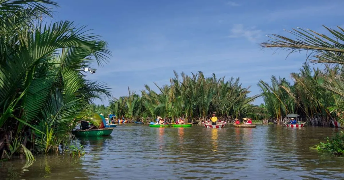 ทัวร์เวียดนามกลาง ดานัง ฮอยอัน บาน่าฮิลล์ เรือกระด้ง วัดเทียนมู๋ ล่องเรือมังกร (ไม่ลงร้าน)