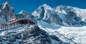 ทัวร์จีน คุนหมิง ต้าหลี่ ลี่เจียง นั่งรถไฟความเร็วสูง พิชิตภูเขาหิมะมังกรหยก หุบเขาพระจันทร์สีน้ำเงิน (ไม่ลงร้าน)