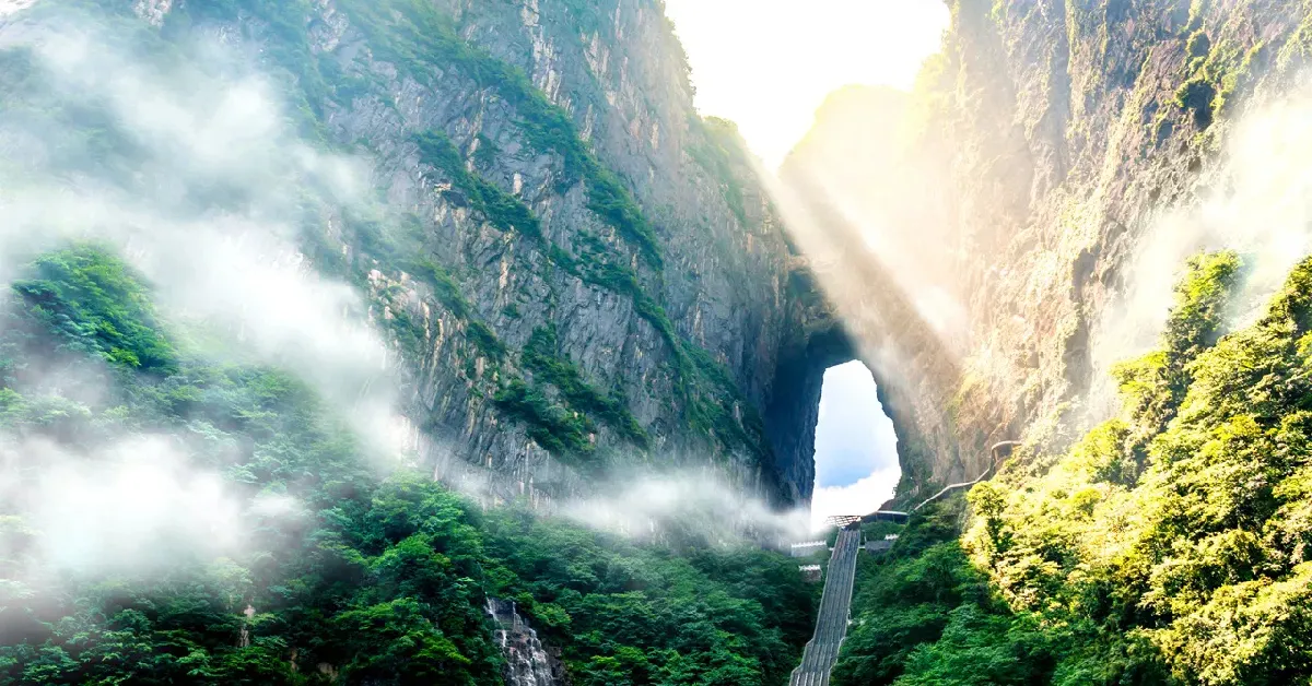 ทัวร์จีน จางเจียเจี้ย ฝูหรงเจิ้น ประตูสวรรค์เทียนเหมินซาน (ลงร้าน)