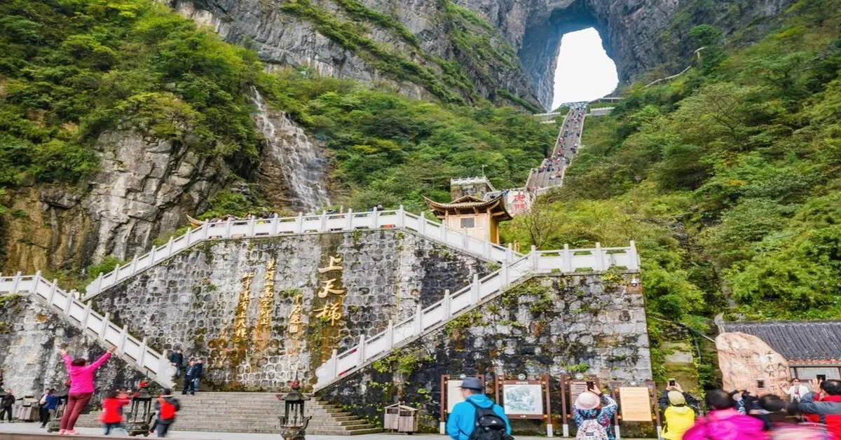 ทัวร์จีน ทัวร์คุณธรรม ฉางซา จางเจียเจี้ย เขาอวตาร ฟ่งหวง ฟูหรงเจิ้น ล่องเรือตามลำน้ำถัวเจียง (ไม่ลงร้าน)