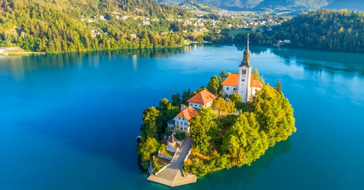 Eurpe Grand Slovenia Ljubljana Lake Bled Cruise - ทัวร์ยุโรป แกรนด์ สโลวีเนีย ลุบเบลียนา ปราสาทลุบเบลียนา จัตุรัสกลางเมืองเพรเซเรน ล่องเรือทะเลสาบเบลด 