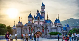 ทัวร์ฮ่องกง ฮ่องกง ดิสนีย์แลนด์ วัดแชกงหมิวและวัดหวังต้าเซียน ช้อปปิ้ง (ลงร้าน)