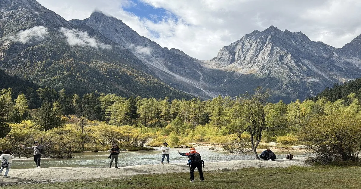 ทัวร์จีน เฉิงตู อุทยานปี้เผิงโกว อุทยานต๋ากู๋ปิงชวน (ไม่ลงร้าน)