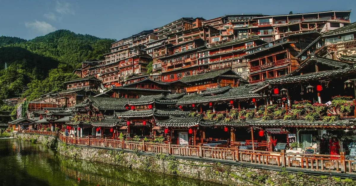 ทัวร์จีน บินตรงกุ้ยหลิน กุ้ยหยาง หมู่บ้านแม้วซีเจียง กุหลาบพันปี (ไม่ลงร้าน)