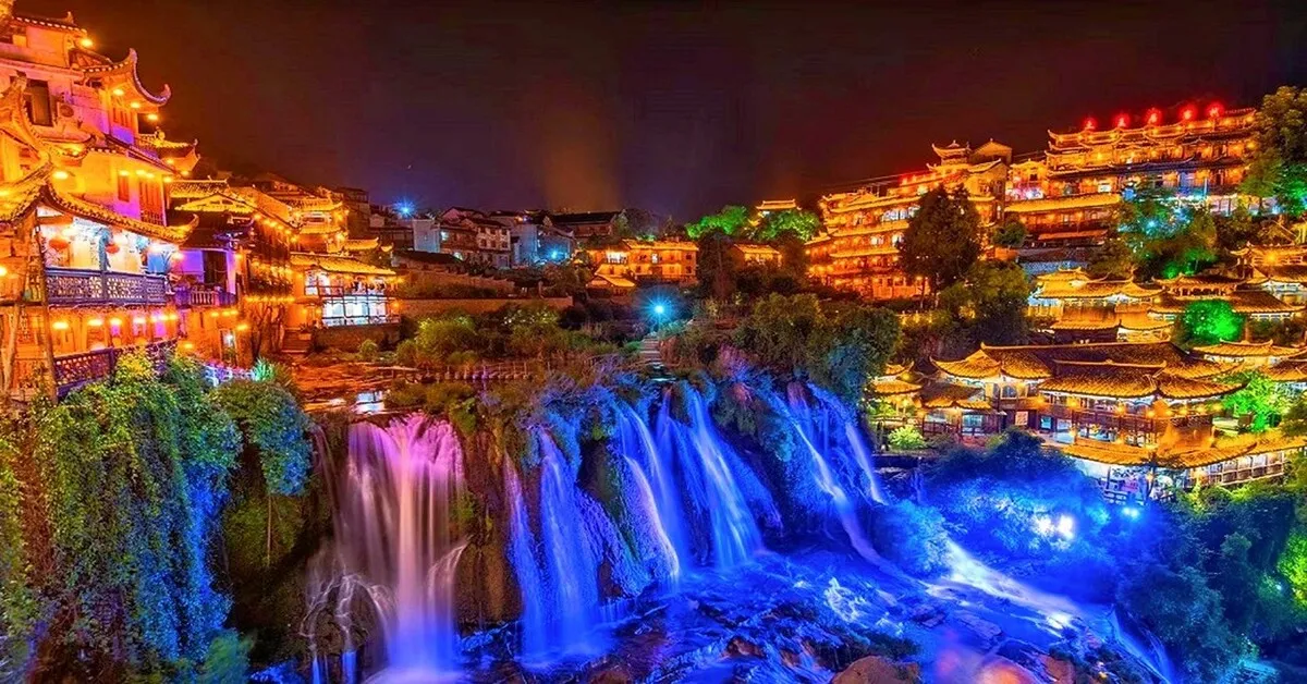 ทัวร์จีน อี๋ชาง จางเจียเจี้ย ฝูหรงเจิ้ง หมู่บ้านซานเซียเหรินเจีย อุทยานเทียนเหมินซาน ประตูสวรรค์ (ไม่ลงร้าน)