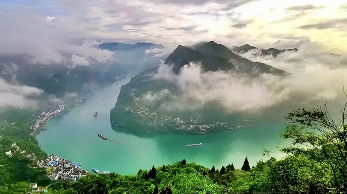 ทัวร์จีน อี๋ชาง หมู่บ้านซานเซียเหรินเจีย อุทยานอู่ตั้งซาน ยอดเขาทองคำ เมืองโบราณจิ่งโจว วัดกวนอู (ไม่ลงร้าน)