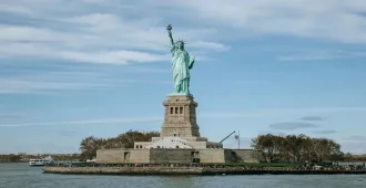 Canada USA the Statue of Liberty - ทัวร์แคนาดา อเมริกา อนุสาวรีย์เทพีเสรีภาพ โตรอนโต จัตุรัสนาธาน ฟิลลิปส์ น้ำตกไนแองการา 