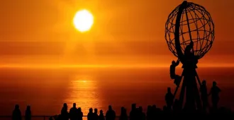 Grand Scandinavia Denmark Norway Finland Sweden Midnight Sun - ทัวร์แกรนด์ สแกนดิเนเวีย เดนมาร์ก นอร์เวย์ ฟินแลนด์ สวีเดน อนุสาวรีย์ดาบในหิน ล่องเรือแนร์รอยฟยอร์ด สวนวิกเกอร์แลนด์ พระอาทิตย์เที่ยงคืน