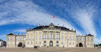 Denmark Greenland Copenhagen Amalienborg Palace - ทัวร์เดนมาร์ก กรีนแลนด์ โคเปนเฮเกน ธารน้ำแข็งอิควิ เซอร์เมียลิตเติ้ลเมอร์เมด น้ำพุแห่งราชินีเกฟิออน พระราชวังอมาเรียนบอร์ก 