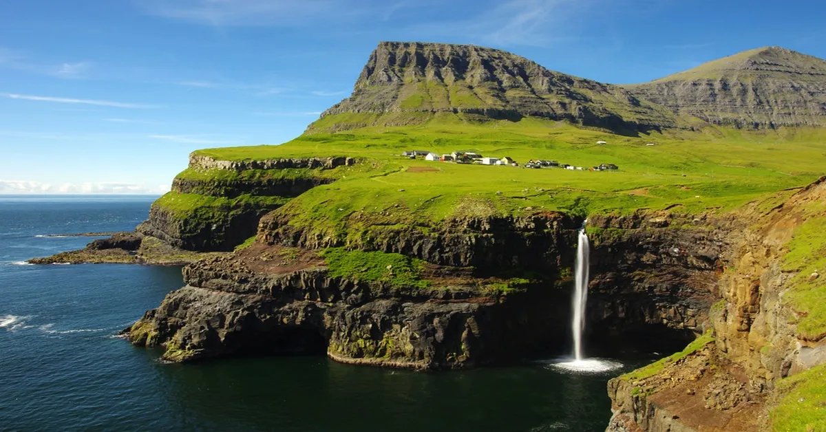 Greenland Faroe Islands Copenhagen Mulafossur Waterfall - ทัวร์กรีนแลนด์ หมู่เกาะแฟโร โคเปนเฮเก้น น้ำตกมูลาฟอสเซอร์ ล่องเรือชมผารังนก ธารน้ำแข็งอิควิเซอร์เมีย 