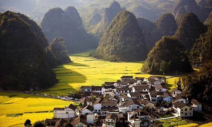 ทัวร์จีน คุนหมิง ซิงอี้ ภูเขาหมื่นยอด เมืองโบราณปู้อี้ (ลงร้าน)