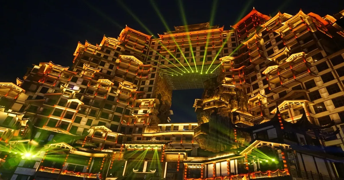 ทัวร์จีน จางเจียเจี้ย เอินซือ ตึกมหัศจรรย์ 72 ภูเขาเจ็ดดาว แกรนแคนยอนชิงเจียง (ลงร้าน)