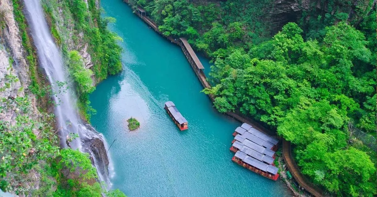 ทัวร์จีน ทัวร์คุณธรรม จางเจียเจี้ย ฉางซา ฟูหรงเจิ้น เขาอวตาร แกรนด์แคนยอนจางเจียเจี้ย ล่องเรือทะเลสาบเรนโบว์ (ไม่ลงร้าน)